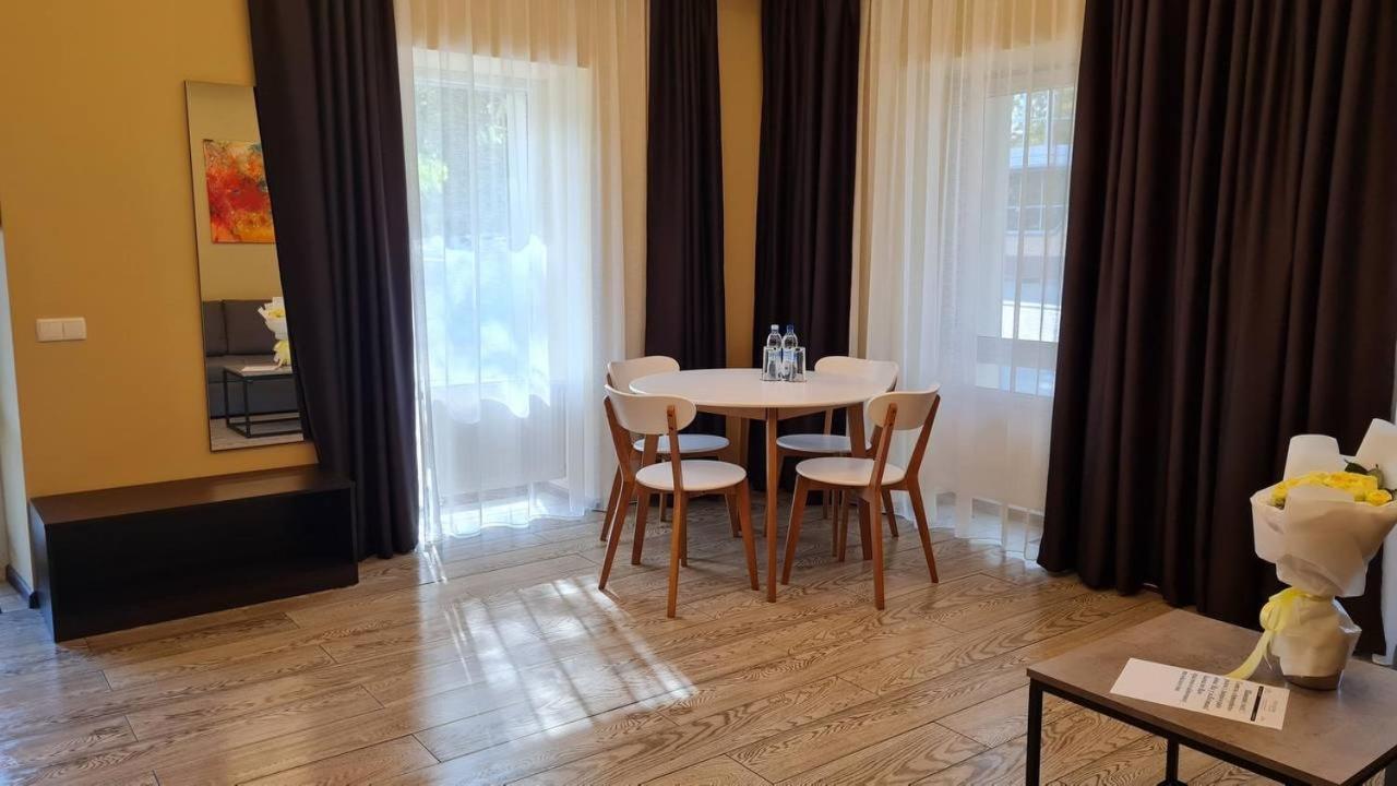 פולטבה Hotel Atmosphere מראה חיצוני תמונה