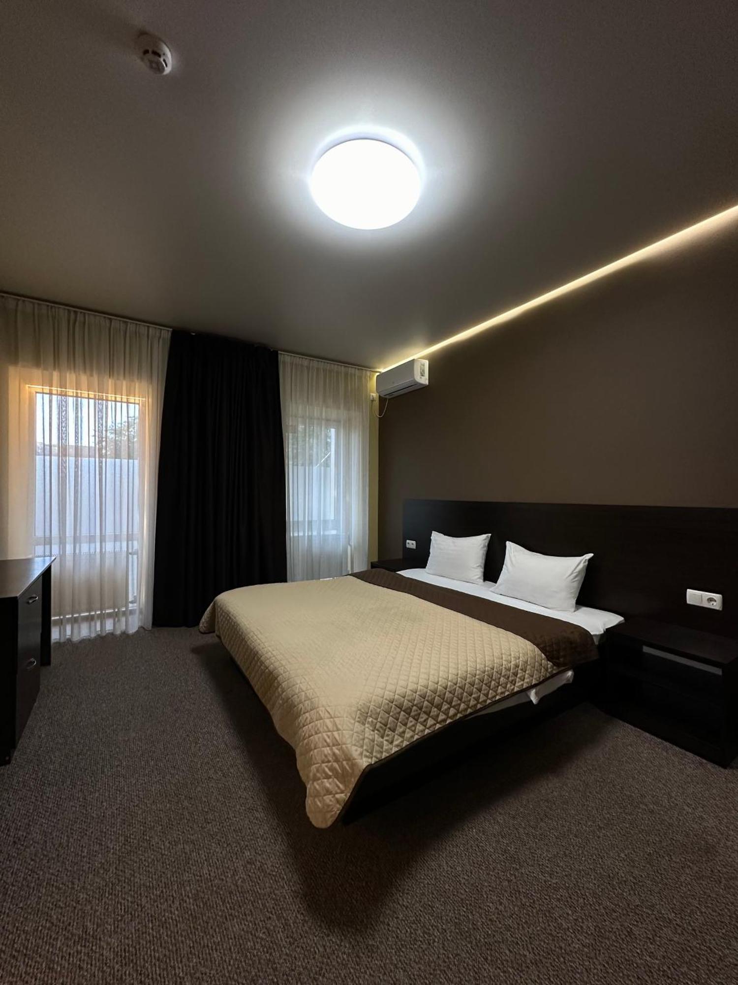 פולטבה Hotel Atmosphere מראה חיצוני תמונה